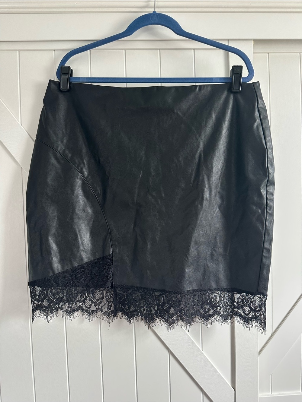 Bar III Women’s XXL Black Faux Leather Lace Trim Pull-On Mini Skirt